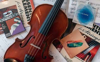 Strings and accessories at Heid Music