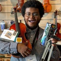 Viola Player is so happy at Heid Music